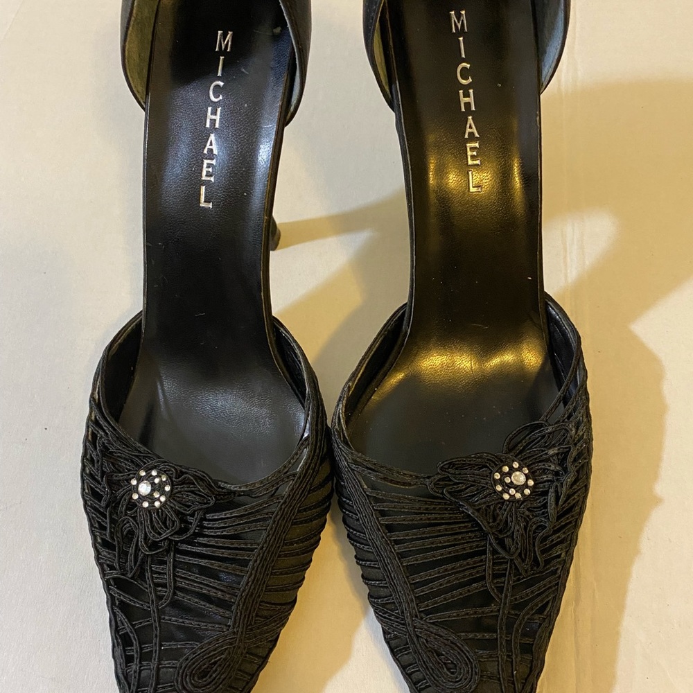 Black Michael 4 1/2” Pointe Toe Satin Pumps Decorative Stitching.